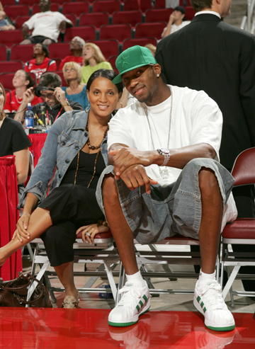 进攻端则以 进攻端则以